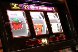 Live casino dealer at jlph1 Philippines platform streaming baccarat table in real time